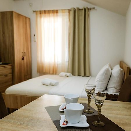 טיווט Apartments Djukic מראה חיצוני תמונה