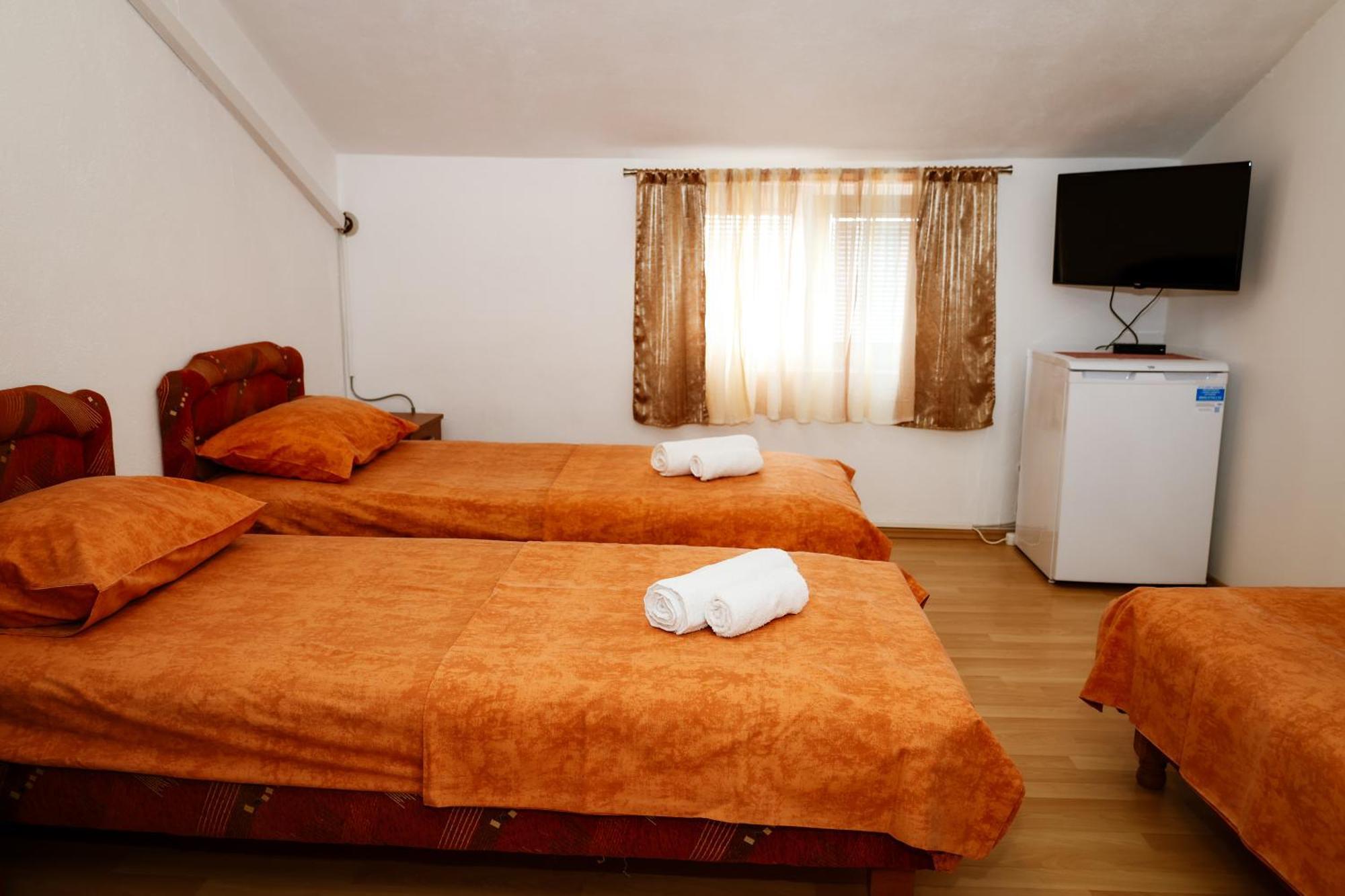 טיווט Apartments Djukic מראה חיצוני תמונה