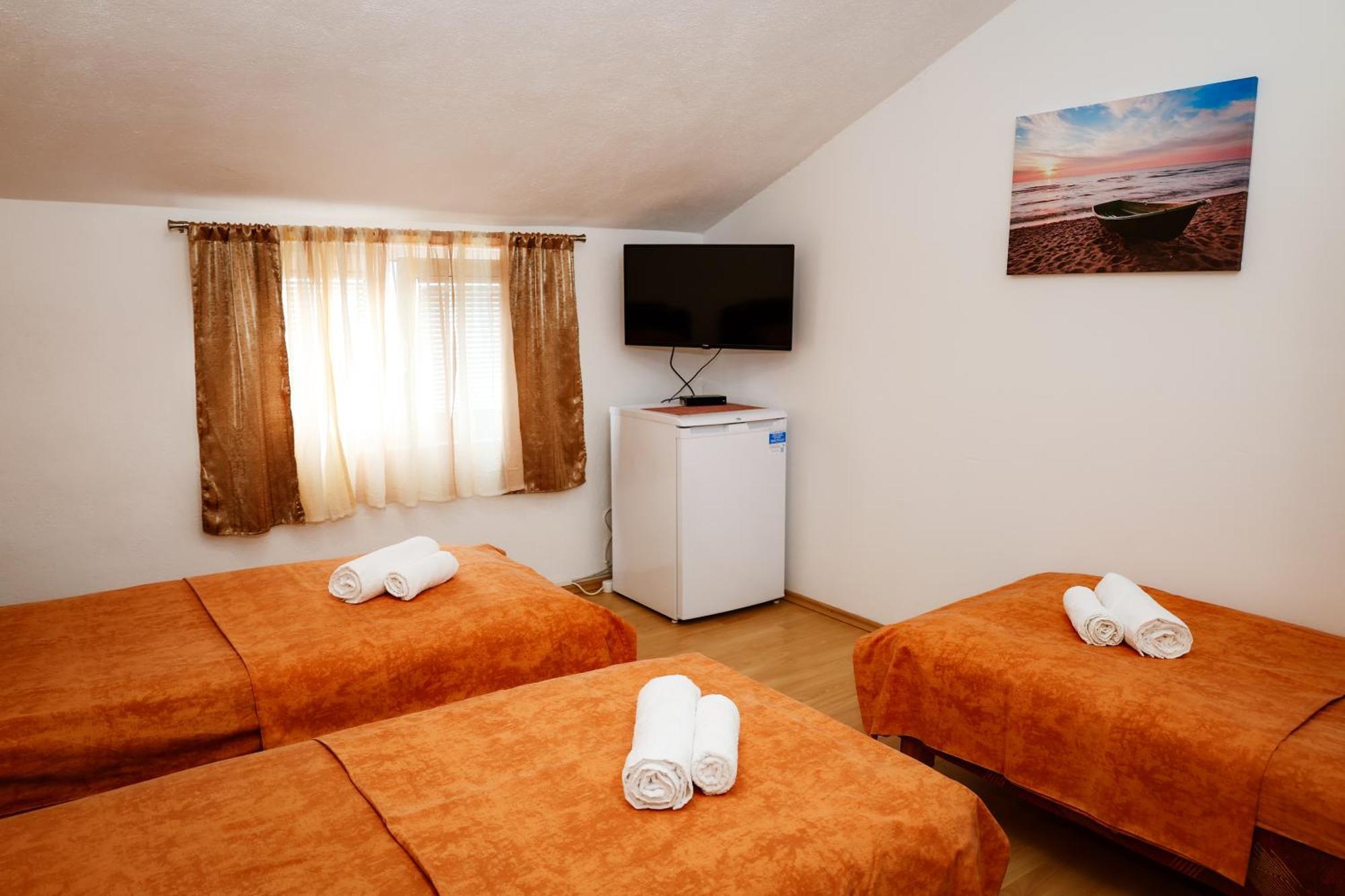 טיווט Apartments Djukic מראה חיצוני תמונה
