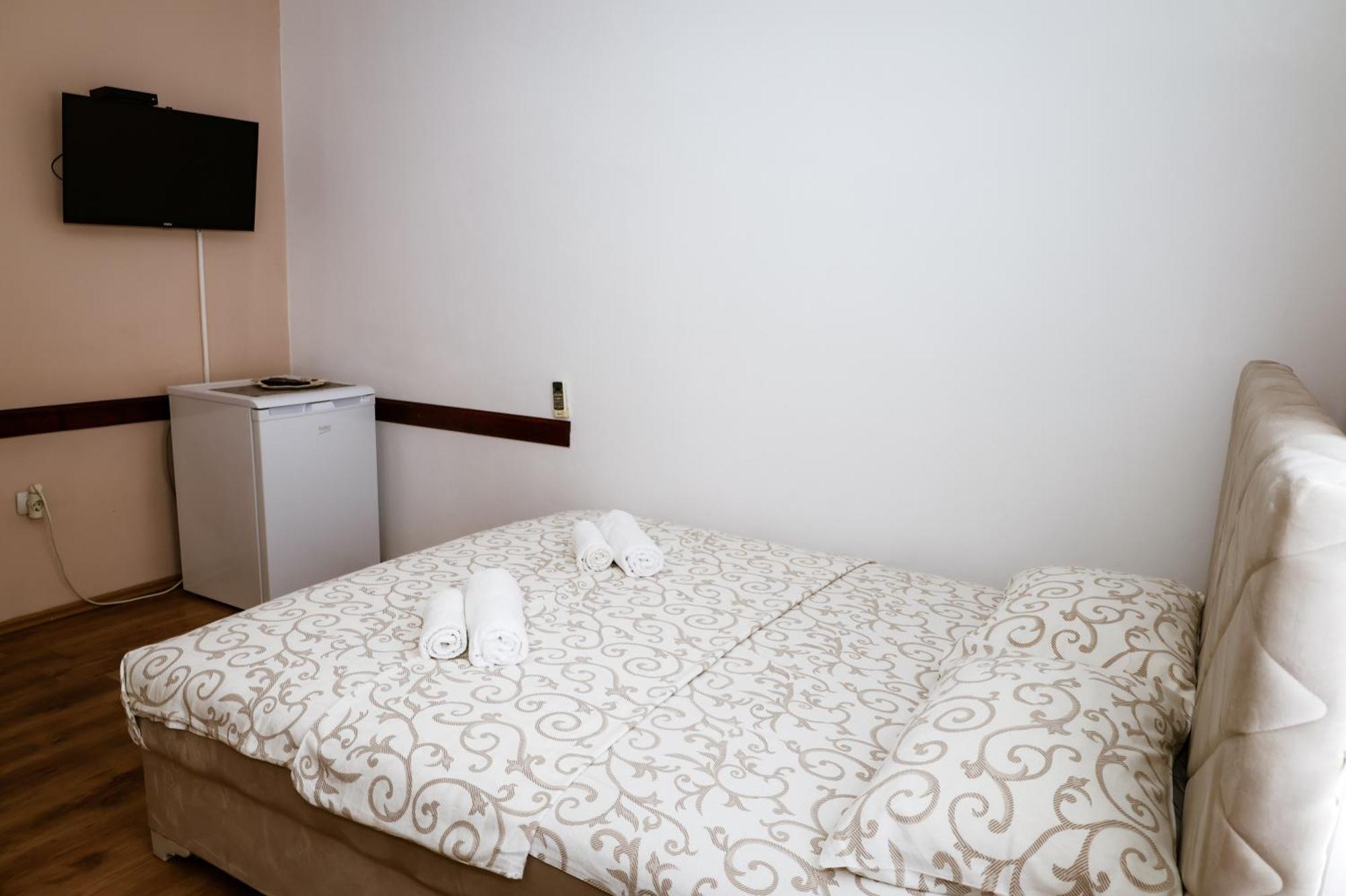 טיווט Apartments Djukic מראה חיצוני תמונה