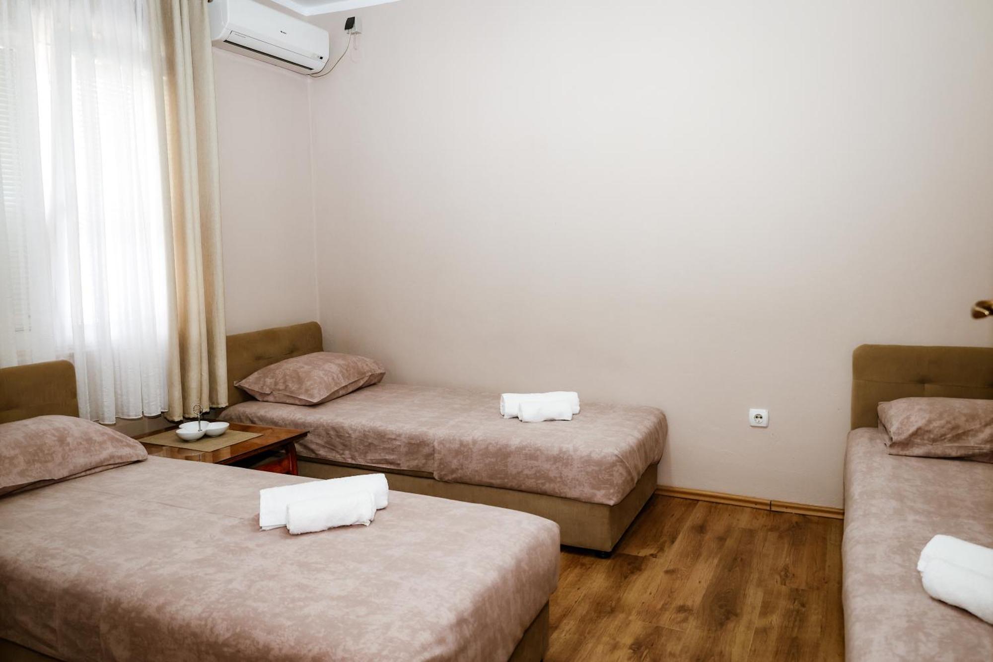 טיווט Apartments Djukic מראה חיצוני תמונה