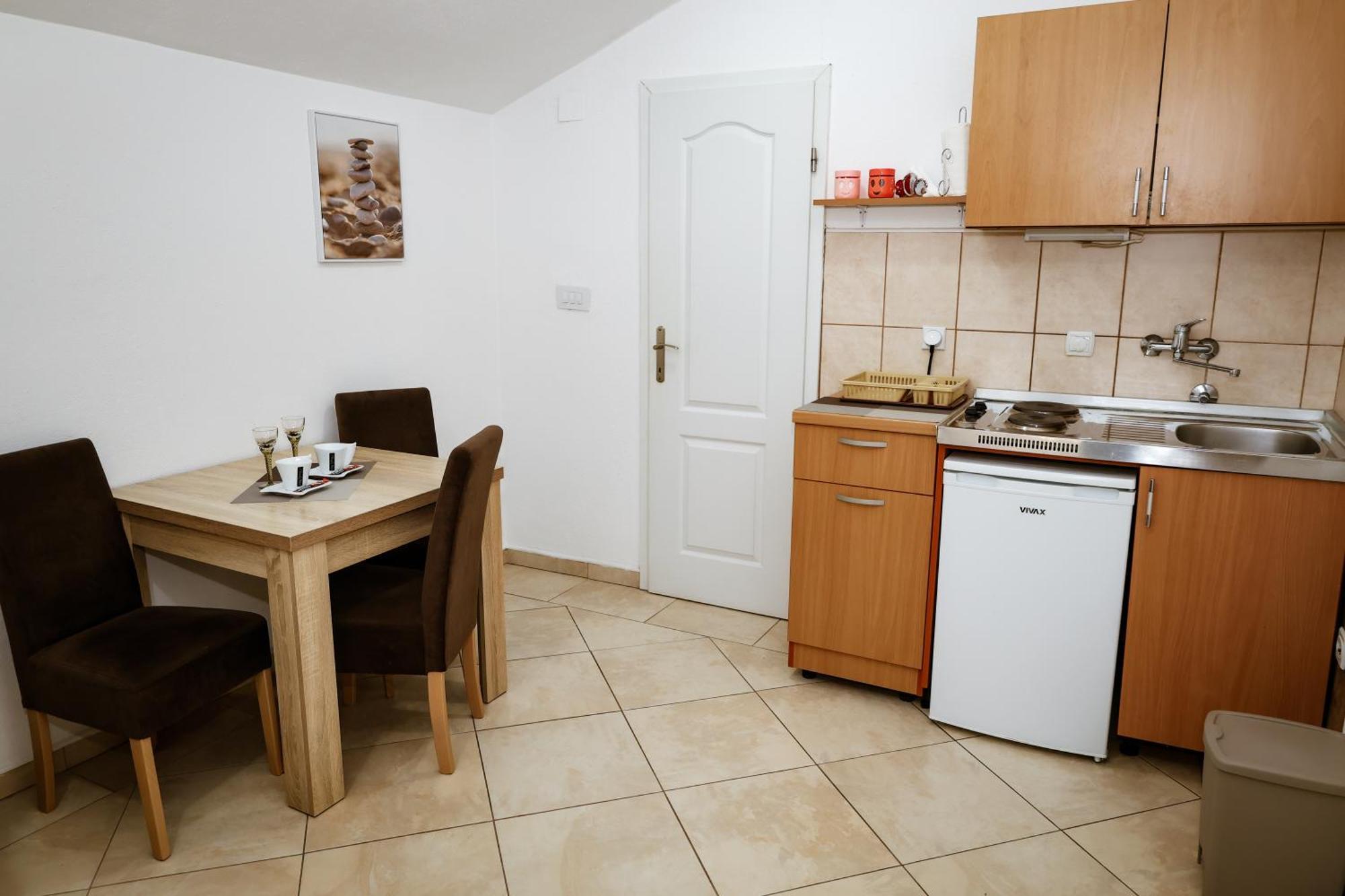 טיווט Apartments Djukic מראה חיצוני תמונה