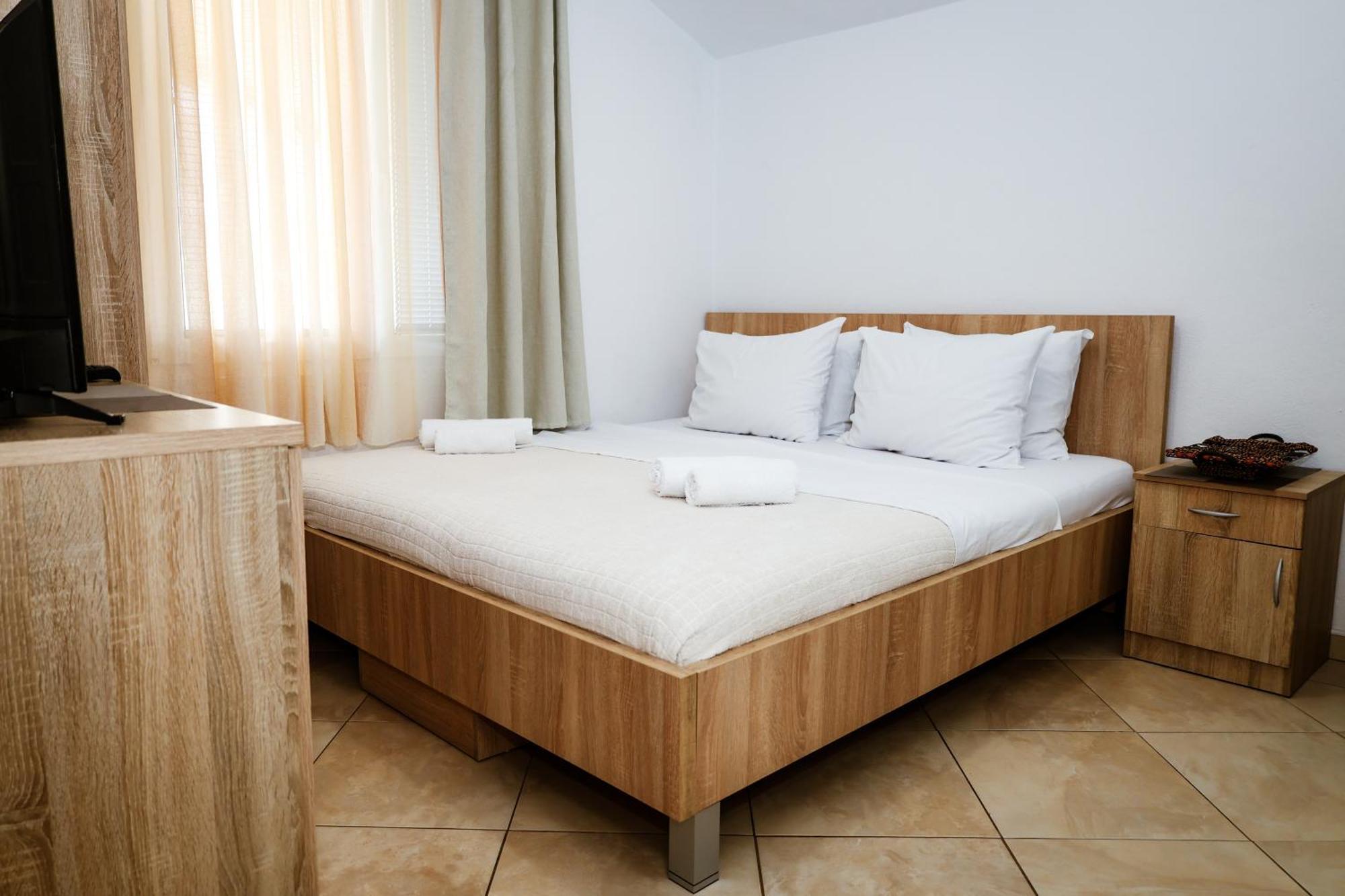 טיווט Apartments Djukic מראה חיצוני תמונה