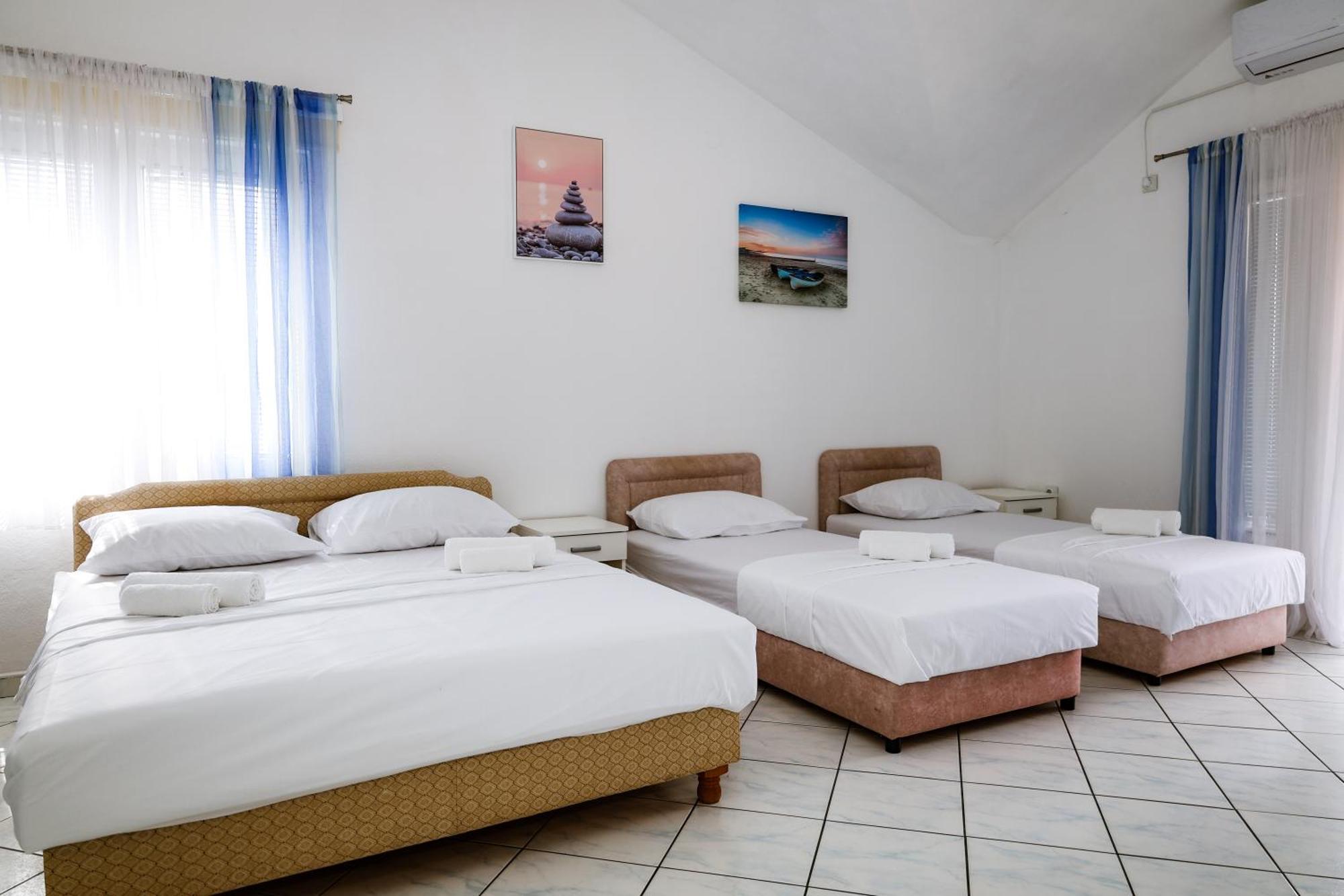 טיווט Apartments Djukic מראה חיצוני תמונה
